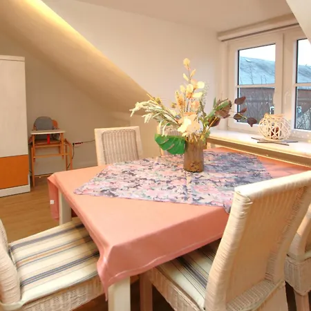 Apartment Mittelstraße 18, Whg 1, Haus Am Rosenbeet *